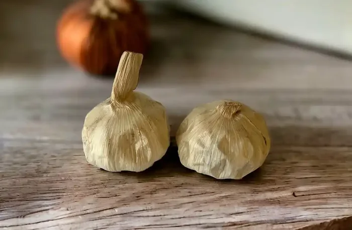 Aîl noir – 2 têtes – Sachet zip 80g