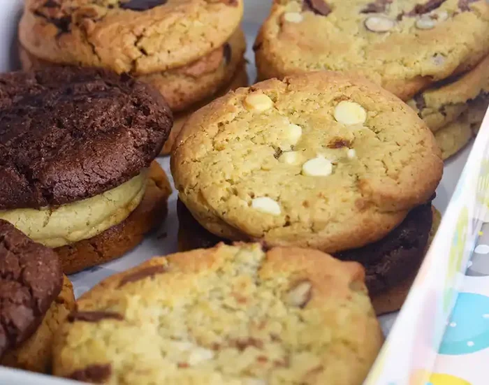 Boîte de 18 cookies – 100% chocolat